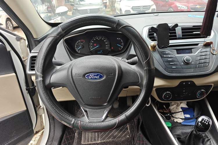 Used Ford Escort 2015 1.5L Manual Comfort Model
