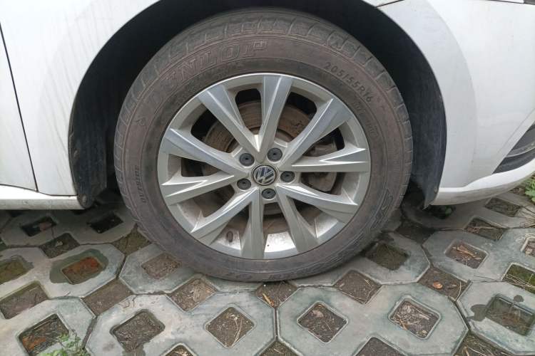 Used Volkswagen Lavida 2015 1.6L Automatic Comfort Edition
