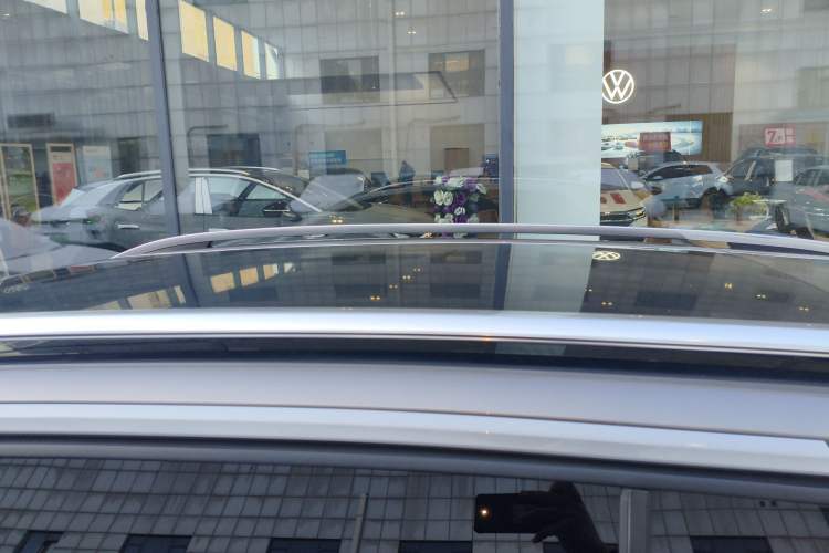 Used Volkswagen ID.6 CROZZ 2022 Long-Range PRO Edition Roof