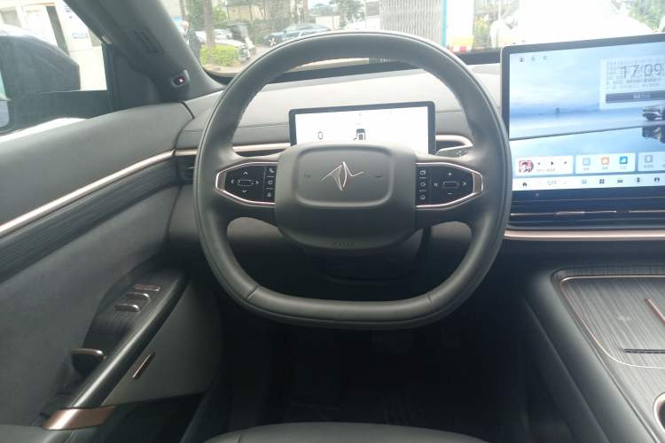 Used Dongfeng eπ eπ008 2024 636Max All-Electric Version 6 Seats Steering Wheel