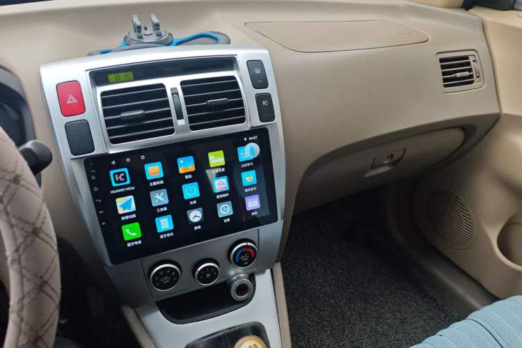 Used Hyundai Tucson 2009 2.0L Manual Two-Wheel Drive Fashion Edition