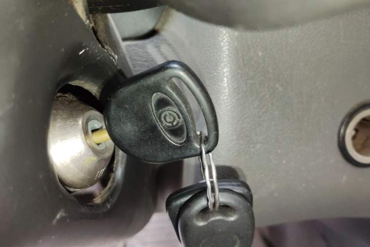 Used Ford Classic Transit 2015 2.8T Short-Wheelbase 12-Seater Mid-Roof Bus JX493ZLQ4
