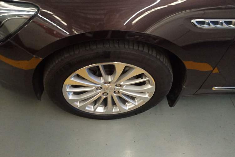 Used Buick LaCrosse 2018 28T Elite Edition Left Front Wheel Hub