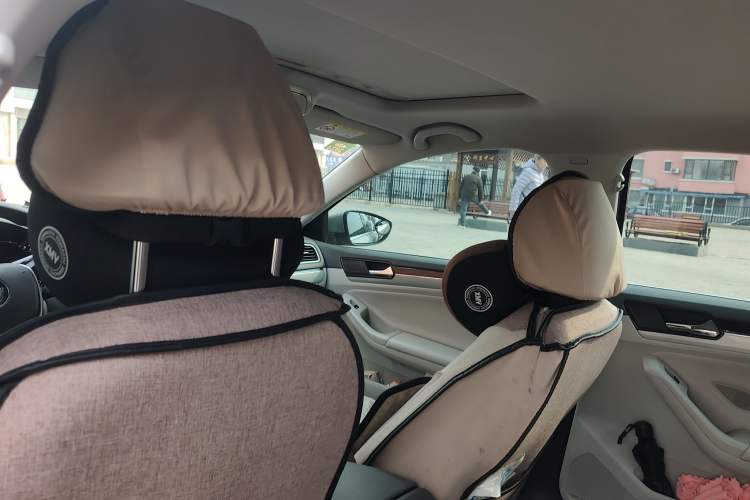 Used Volkswagen Sagitar 2015 1.6L Manual Comfort Model
