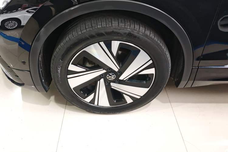 Used Volkswagen Tiguan L 2023 Facelift 380TSI Automatic All-Wheel Drive R-Line Flagship 7-Seater