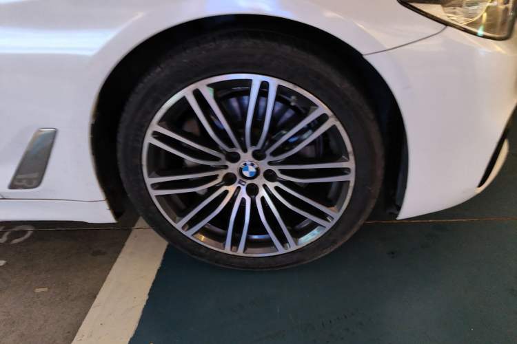 Used BMW 5 Series 2019 Facelifted 530Li Leading Edition M Sport Package