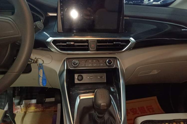 Used SAIC MAXUS G50 2023 1.5T Manual Comfort A Audio And AC Panel