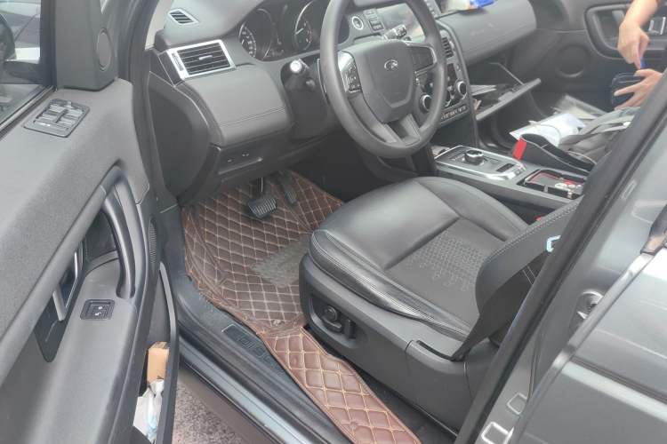 Used Land Rover Discovery Sport 2018 240 PS PURE Edition
