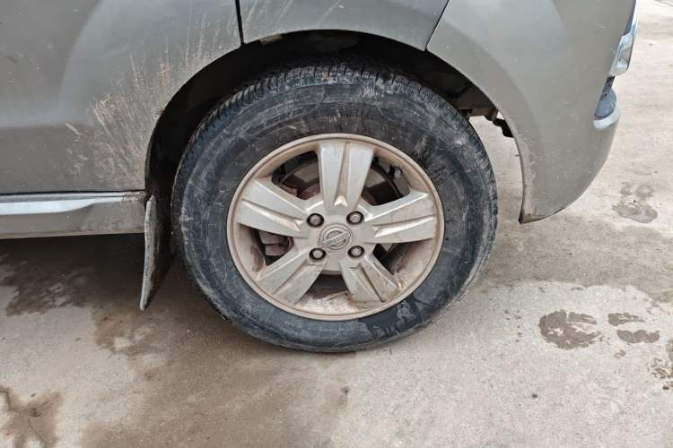 Used Jinbei New Hiace X30L  Right Front Wheel Hub