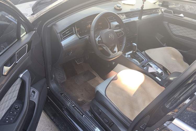 Used Volkswagen Magotan 2023 2 Million Units Limited Edition 330TSI DSG Leading Version Left Front Seat