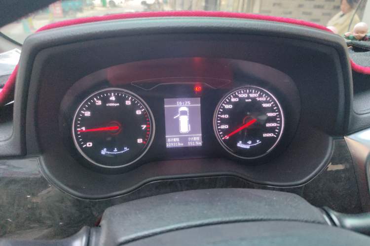 Used JAC Refine M4 2016 2.0L Manual Luxury Version
