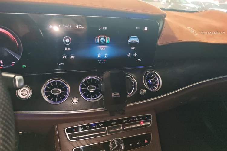 Used Mercedes-Benz E-Class 2018 Facelifted E 300 L Stylish Version Audio And AC Panel