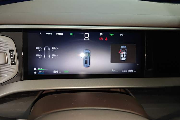 Used Denza D9 2025 DM-i Intelligent Drive 1020 Four-Wheel Drive Flagship Model