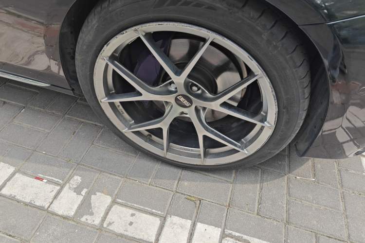 Used Mercedes-Benz E-Class 2019 Restyled E 300 L Luxury Edition Right Front Wheel Hub