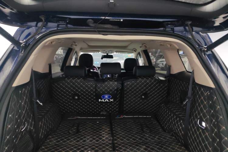 Used BYD Song MAX 2017 1.5T Automatic Smart Connect Elite 7-Seater Trunk