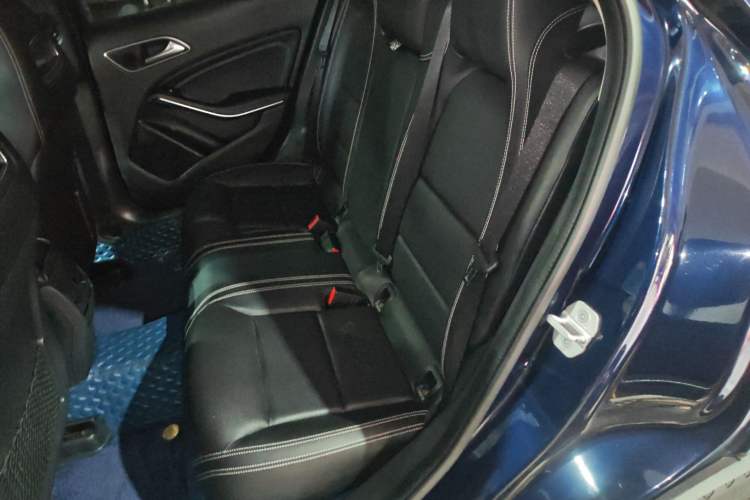 Used Mercedes-Benz GLA 2016 GLA 220 4MATIC Fashion Edition Left Rear Seat