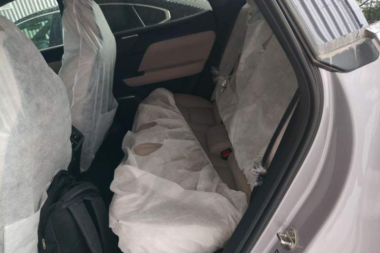 Used Volvo XC70 Plug-in Hybrid 2026 Model Four-Wheel Drive Long-Range Plus Left Rear Seat