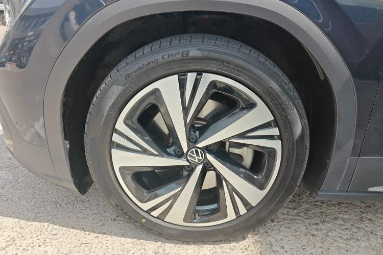 Used Volkswagen ID.6 CROZZ 2021 Long-Range PRO Edition Left Front Wheel Hub