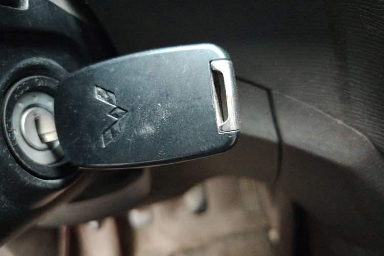 Used Wuling Hongguang 2015 1.5L S Basic Version China V Standard Vehicle Key