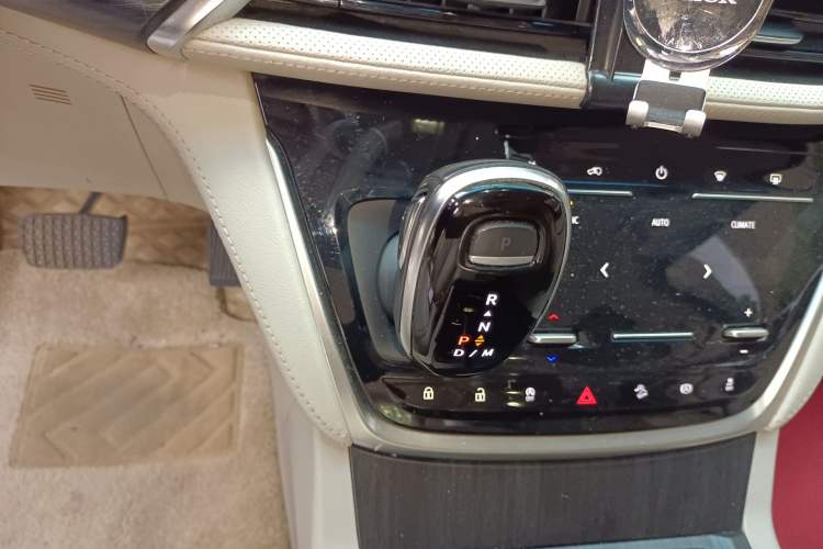 Used Buick GL8 2020 ES Land Cruiser 653T Comfort Edition Gear Lever