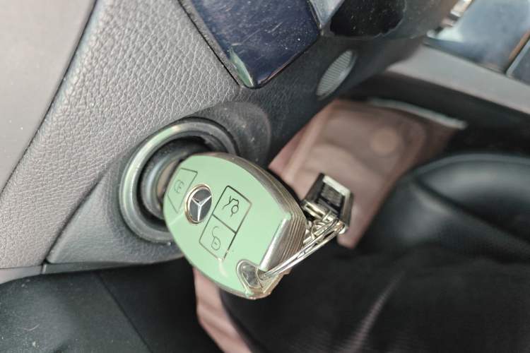 Used Mercedes-Benz C-Class 2011 C 180K Classic model Vehicle Key