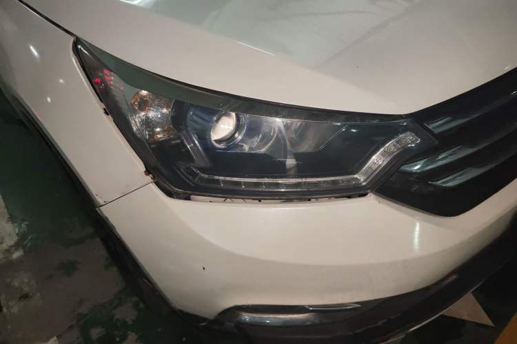 Used Dongfeng Aeolus AX7 2015 2.0L Automatic Zhiyi Trim
