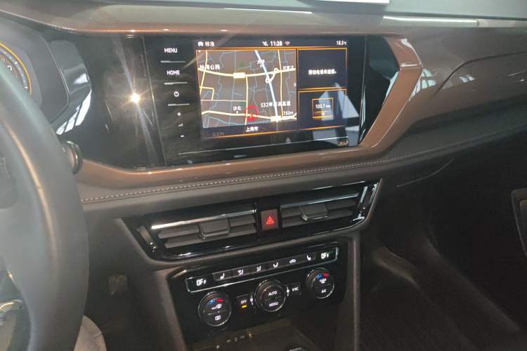 Used Volkswagen Tharu 2020 280TSI Two-Wheel Drive Luxury Plus Version China VI Standard Audio And AC Panel