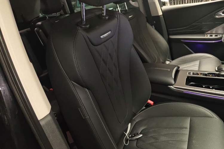 Used Hongqi HS7 PHEV 2024 2.0T PHEV Four-Wheel Drive Flagship Edition 6 Seats
