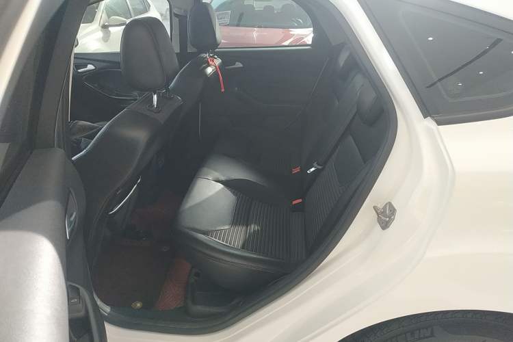 Used Ford Focus 2018 Hatchback Classic 1.6L Automatic Trendy SmartDrive Edition
