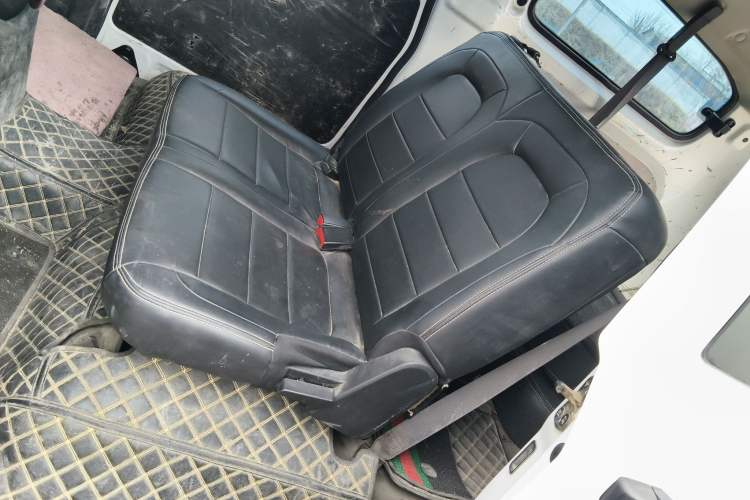 Used Wuling Zhengcheng 2022 2.0L Manual Entrepreneurial Version Left Rear Seat