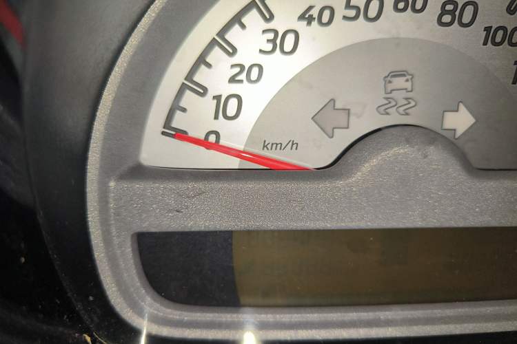 Used smart fortwo 2011 1.0 MHD Hardtop Standard Edition Odometer Close Up