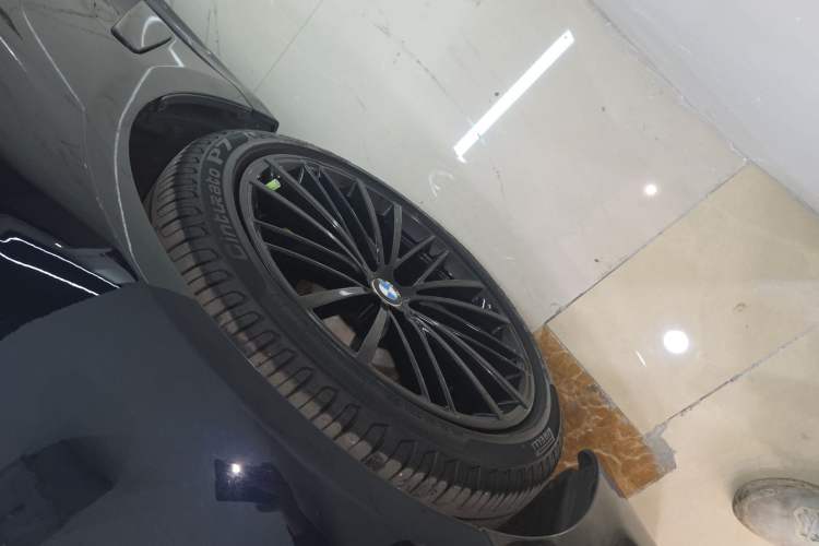 Used BMW 5 Series 2019 Facelifted 530Li Leading Edition M Sport Package