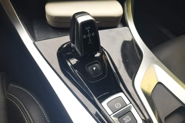 Used Lynk & Co 01 2019 2.0T Two-Wheel-Drive Pro Version China VI Standard