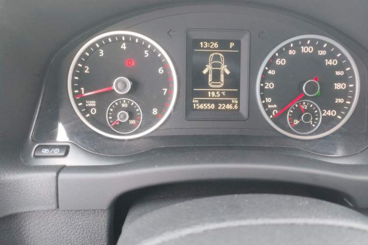 Used Volkswagen Tiguan 2016 300TSI Automatic Two-Wheel Drive Trend Edition Odometer Close Up