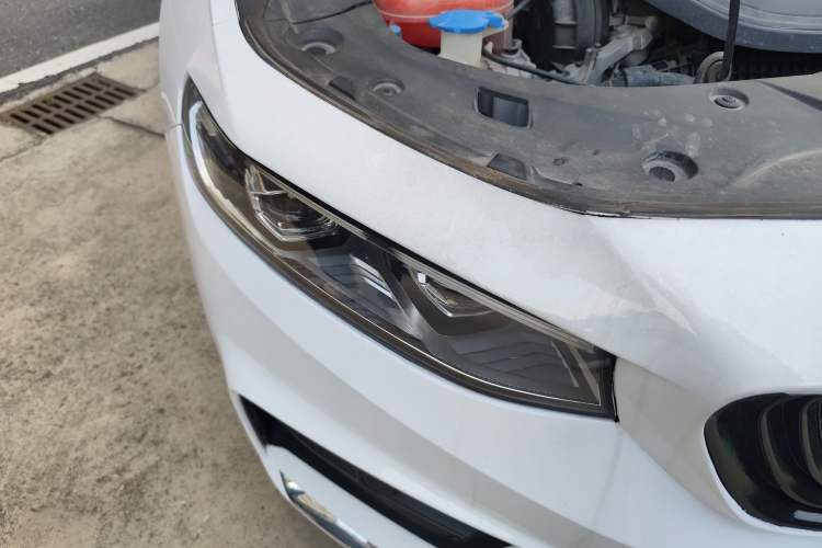 Used Geely Auto Preface 2021 2.0TD Designer's Recommended Edition Right Front Headlight