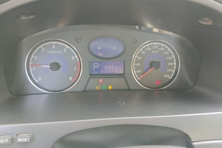 Used Geely Auto Classic Emgrand 2013 Sedan 1.8L CVT Prestige Model