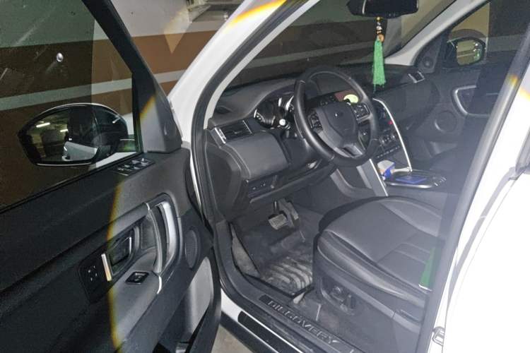 Used Land Rover Discovery Sport 2017 2.0T HSE Driver Seat