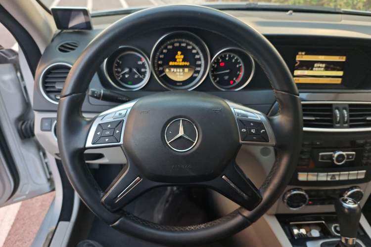 Used Mercedes-Benz C-Class 2010 C 180K Classic model