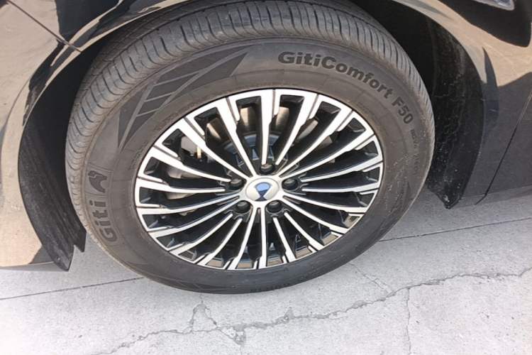 Used Denza D9 2024 DM-i 1050 Luxury Model

