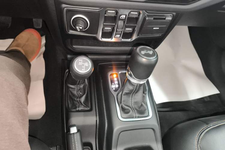 Used Jeep Wrangler 2024 2.0T Sahara Four-Door Edition