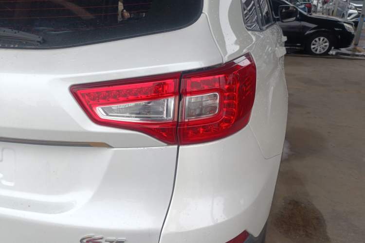 Used CHANGAN CS75 2014 1.8T Automatic Elite Model China IV Standard
