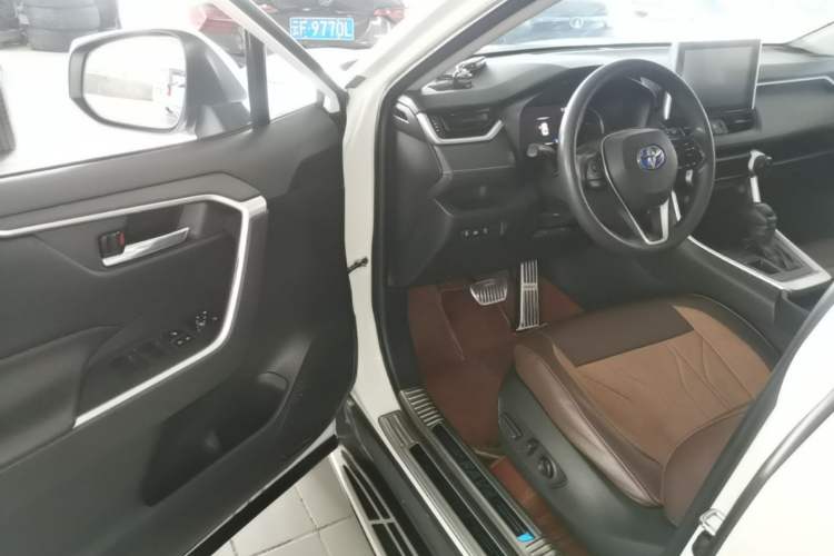 Used Toyota RAV4 2021 2.0L CVT 4x4 Trend Edition
