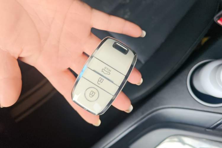 Used Kia KX7 2017 2.0L Automatic 2WD GLS 5-Seater