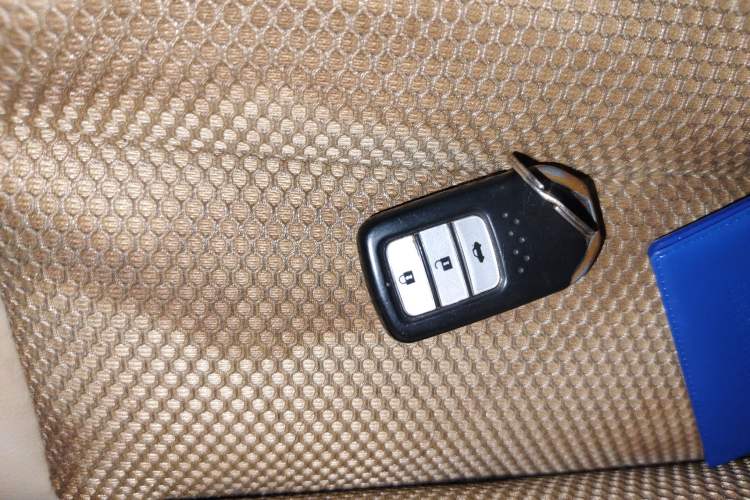 Used Honda Jade 2013 1.8L automatic Comfort version 5 seats
