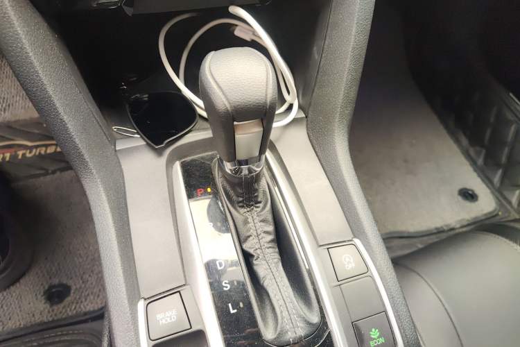 Used Honda Civic 2016 220TURBO CVT Luxury Edition Gear Lever