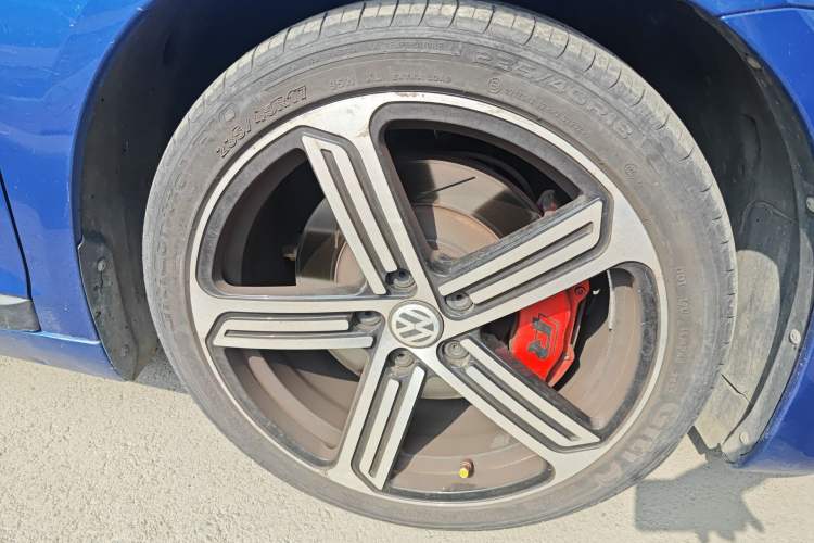 Used Volkswagen Scirocco 2015 1.4TSI Fashion Edition Right Front Wheel Hub