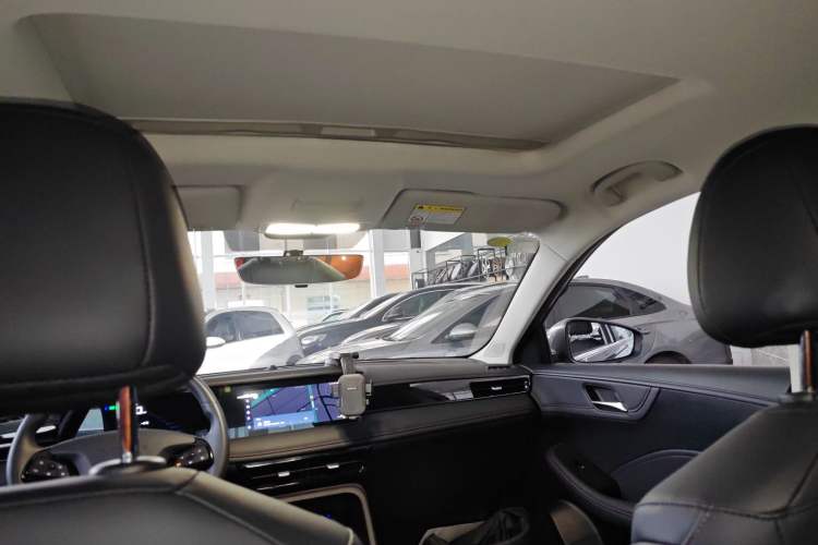 Used Roewe i5 2024 1.5L CVT Luxury Edition
