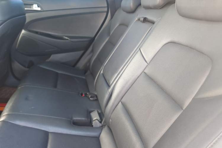 Used Hyundai Tucson 2018 1.6T Dual-Clutch Two-Wheel Drive 15th Anniversary Special Edition