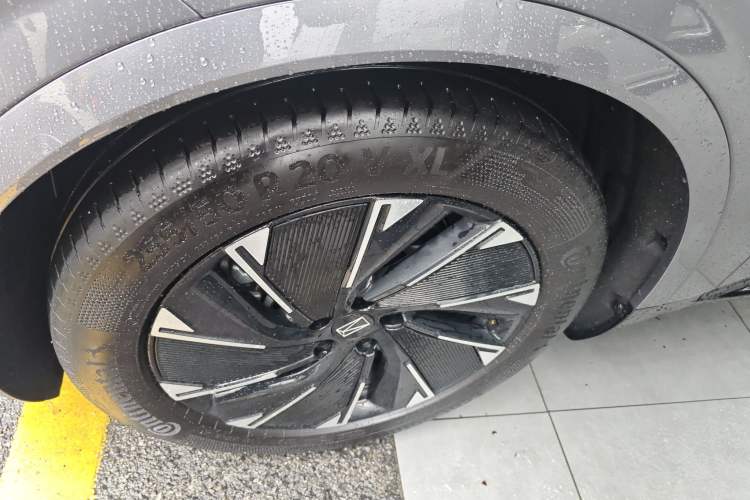 Used Avatr 07 2024 Pro+ Range-Extended Edition Left Front Wheel Hub