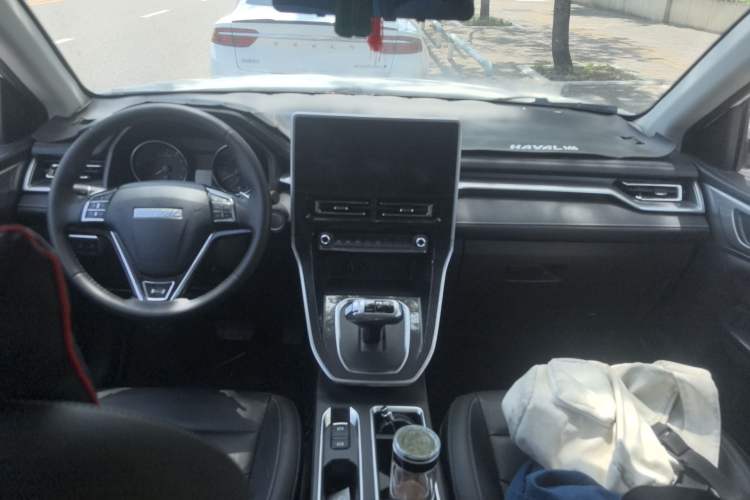 Used Haval M6 2023 PLUS 1.5T DCT Luxury Smart Connectivity Model Center Console